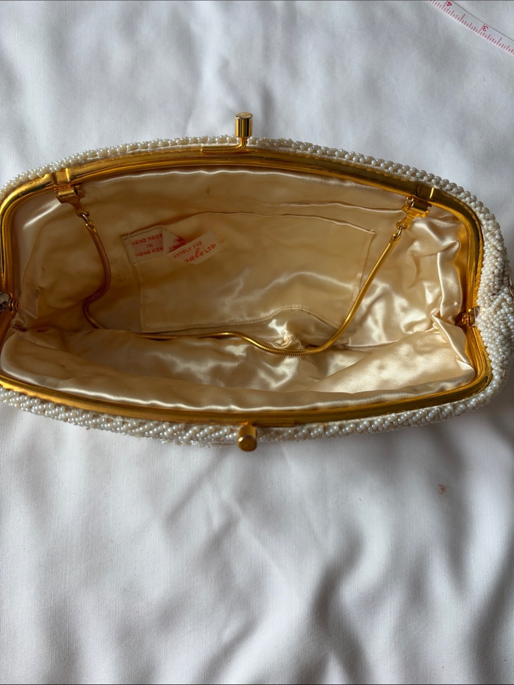 Elegant Cream Beaded Evening Clutch with Gold Handle - Picture 4 of 5